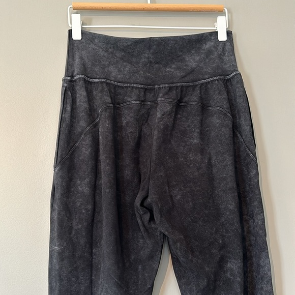 Athleta Salutation Jogger in Marled Black, S - Picture 5 of 6